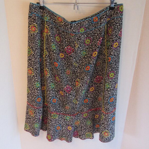 Sag Harbor Dresses & Skirts - Sag Harbor Midi Black/White Floral Pattern Side Zipper Lightweight Skirt Size 16